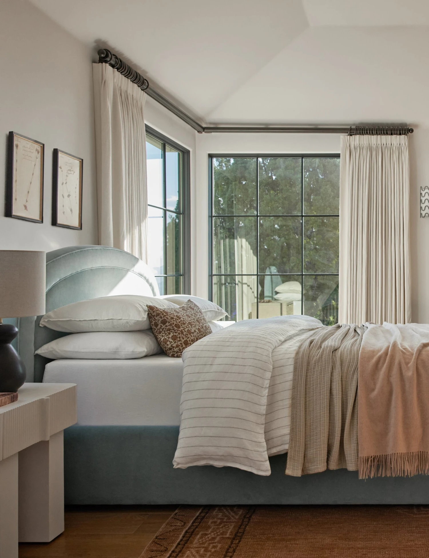 Newbery Platform Bed 11 Newbery Platform Bed - Image 11